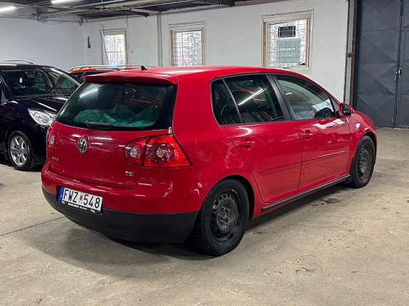 Volkswagen Golf V 6 of 16