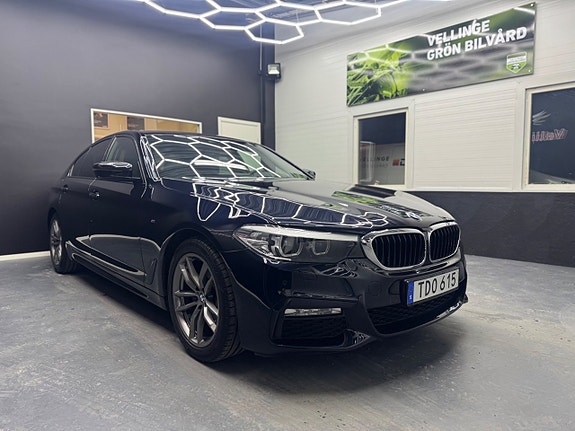 BMW 520 2 of 5
