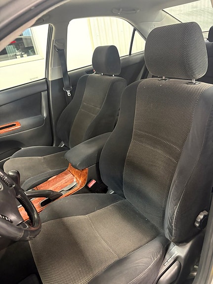 Toyota Camry 7 of 9