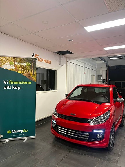 Mopedbil Ligier JS50 DCI A/C 1-ägare NY KAMREM (LÅGMIL)