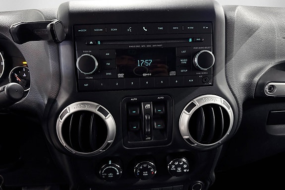 Jeep Wrangler Unlimited 19 of 26