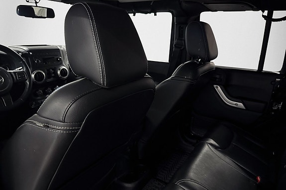 Jeep Wrangler Unlimited 11 of 26