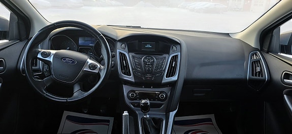Ford Focus 10 of 15