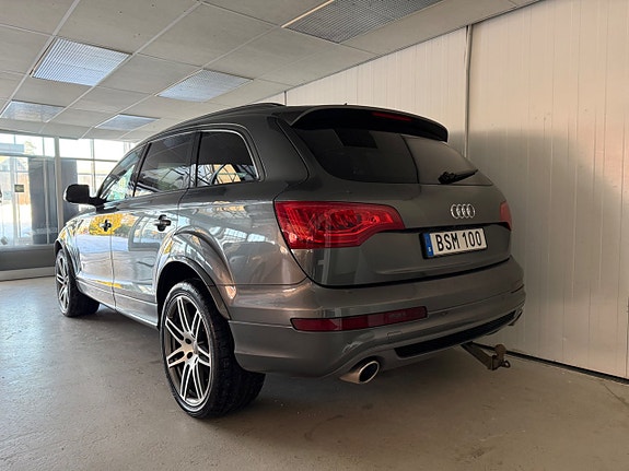 Audi Q7 3 of 5