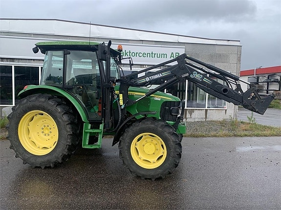 John Deere 5820 2 of 5