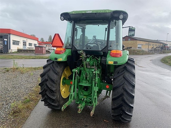 John Deere 5820 3 of 5