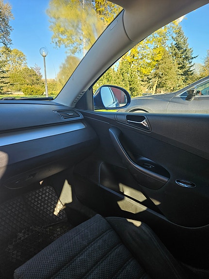 Volkswagen Passat 9 of 10