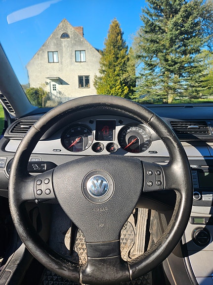 Volkswagen Passat 6 of 10
