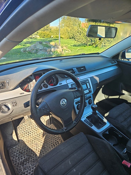 Volkswagen Passat 7 of 10