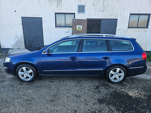 Volkswagen Passat 2 of 5