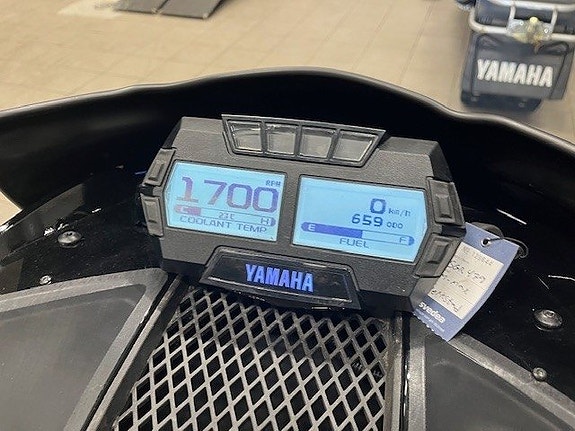Yamaha MOUNTAINMAX 800 LE 2 of 4