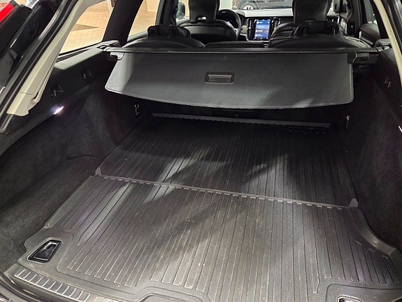 Volvo V90 Cross Country 11 of 24