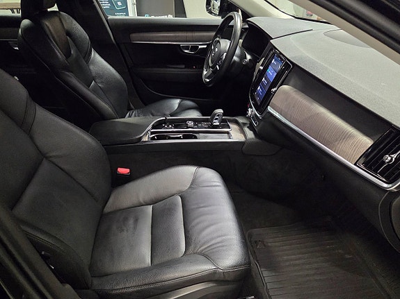 Volvo V90 Cross Country 13 of 24