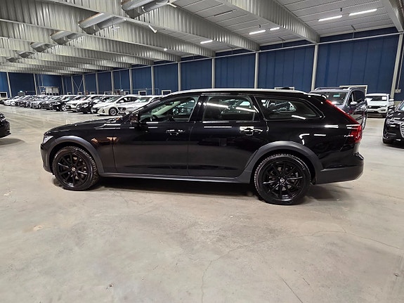 Volvo V90 Cross Country 6 of 24