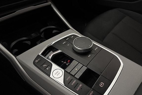 BMW 330e 22 of 30