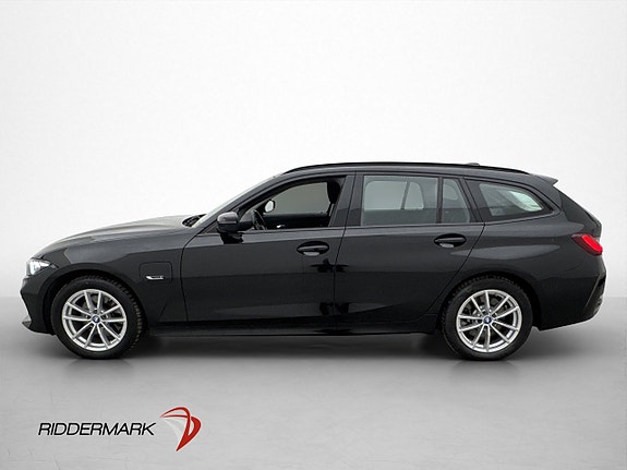 BMW 330e 4 of 5