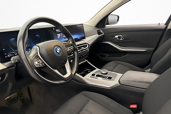 BMW 330e 8 of 30