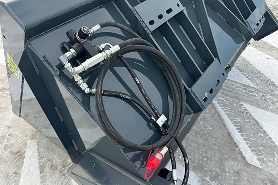 SRF Sandspridare 2000 mm 1,3 m3 9 of 12