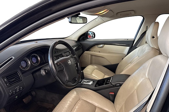 Volvo S80 9 of 17