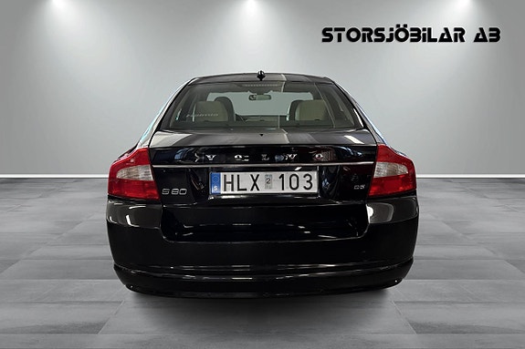 Volvo S80 4 of 17