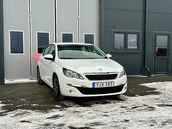 Peugeot 308 2 of 5