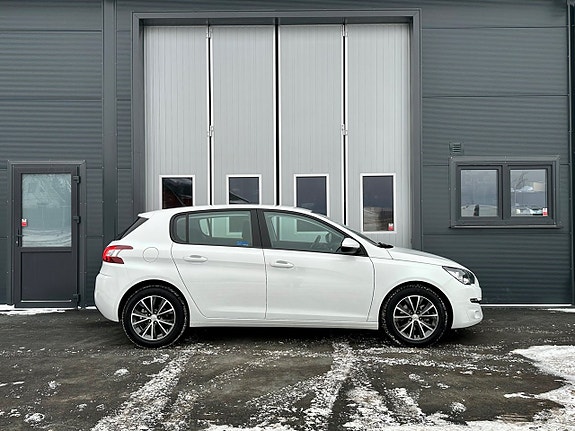 Peugeot 308 4 of 5