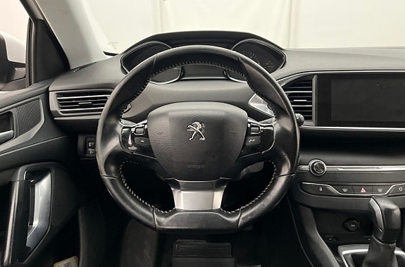 Peugeot 308 8 of 13