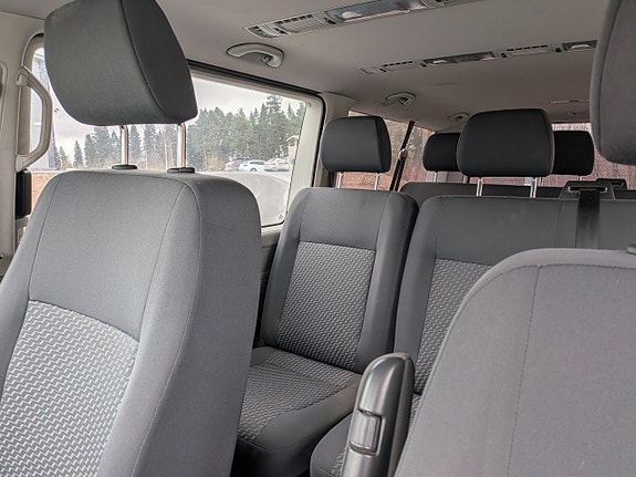 Volkswagen Caravelle 17 of 19