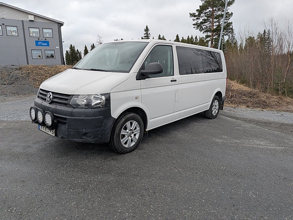 Volkswagen Caravelle 2 of 5