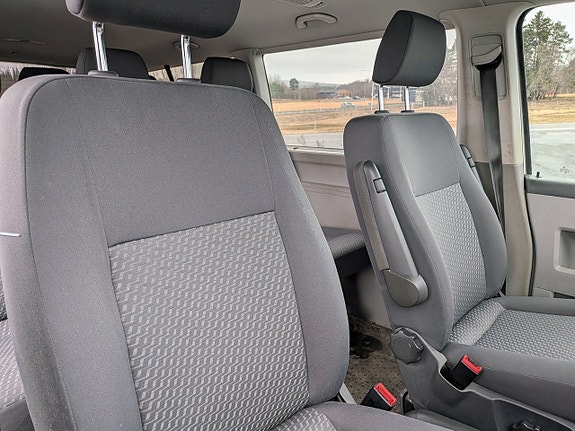 Volkswagen Caravelle 14 of 19
