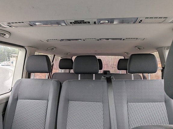 Volkswagen Caravelle 18 of 19