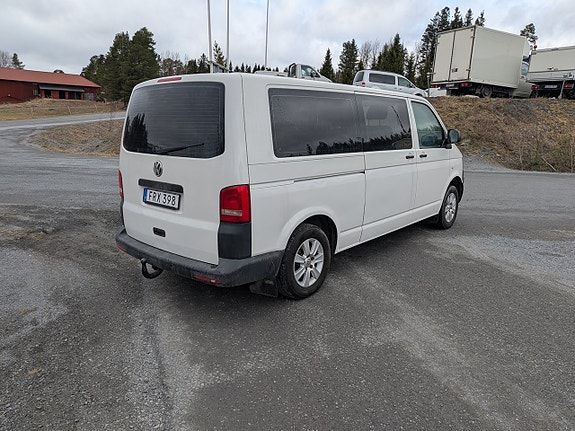 Volkswagen Caravelle 8 of 19