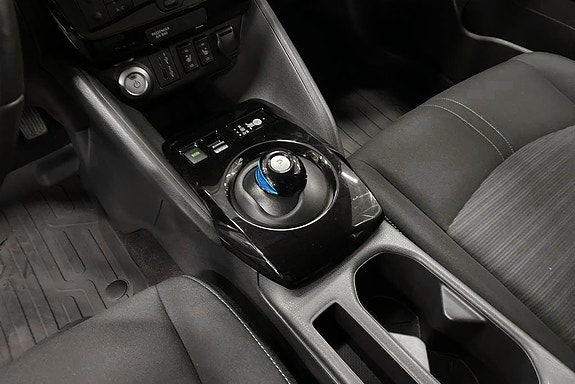 Nissan Leaf 12 of 15
