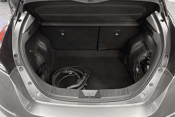Nissan Leaf 14 of 15