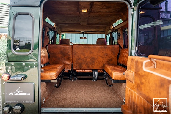Land Rover Defender 110 9 of 27