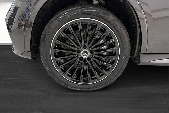 Mercedes-Benz GLC300 e 5 of 5