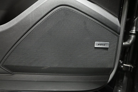 Porsche Cayenne 19 of 26