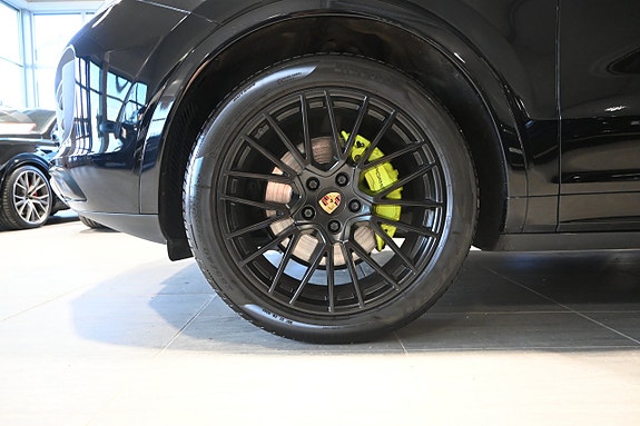 Porsche Cayenne 6 of 26