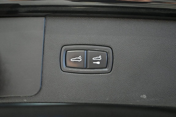 Porsche Cayenne 16 of 26