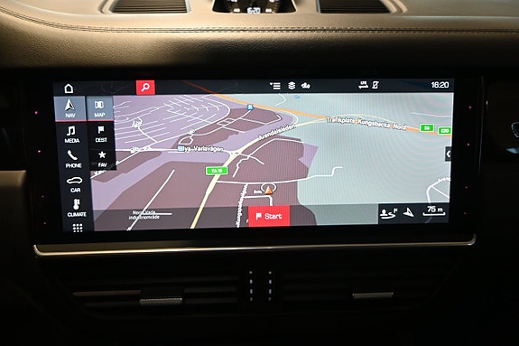 Porsche Cayenne 23 of 26