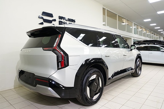 Kia EV9 3 of 18