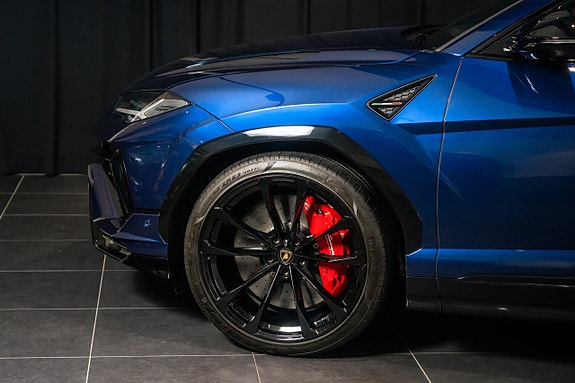 Lamborghini Urus 6 of 12