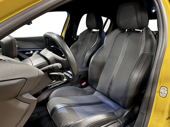 Peugeot e-208 4 of 5