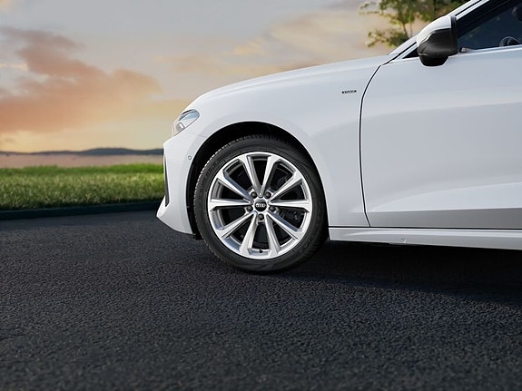 Audi A5 4 of 5