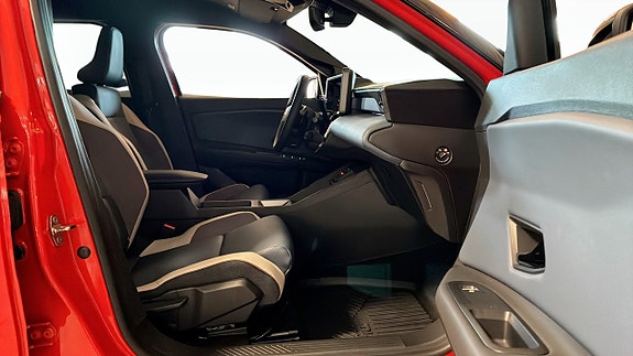 Nissan Micra 3 of 5