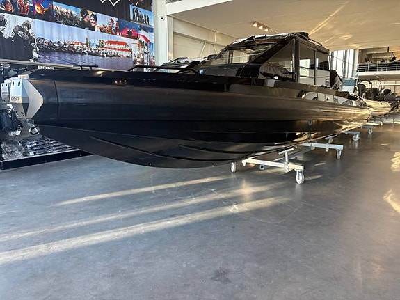 IRON 827 COUPE 2024 MERCURY 400 V10