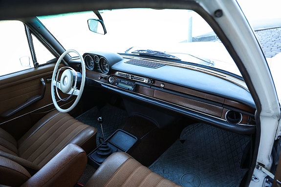Mercedes-Benz 280 S 9 of 15