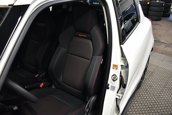 Suzuki Swift 17 of 17