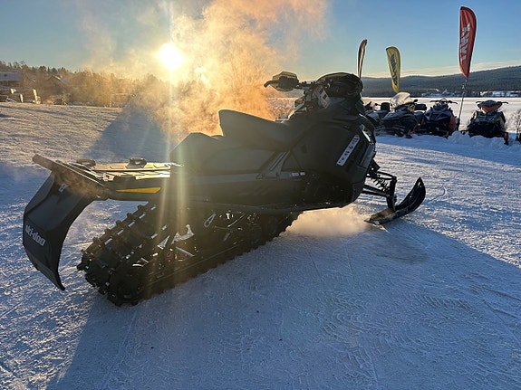 Ski-Doo Renegade X-RS 900 Ace Turbo R -26 4 of 5