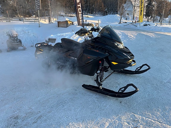 Ski-Doo Renegade X-RS 900 Ace Turbo R -26 2 of 5